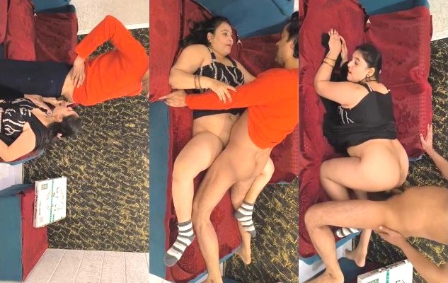 Desi Puja Bhabhi Blowjob and Fucking