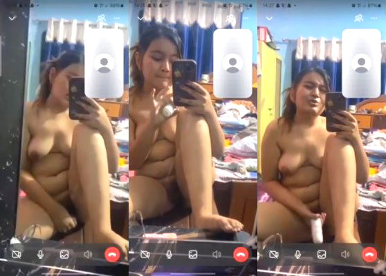 Sexy Desi girlShows Nude Body and Masturbating On VC